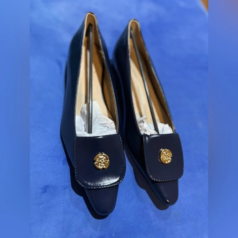 NWT Chicmyth Navy Ballet Flats – Gold Rose Emblem – Size 39